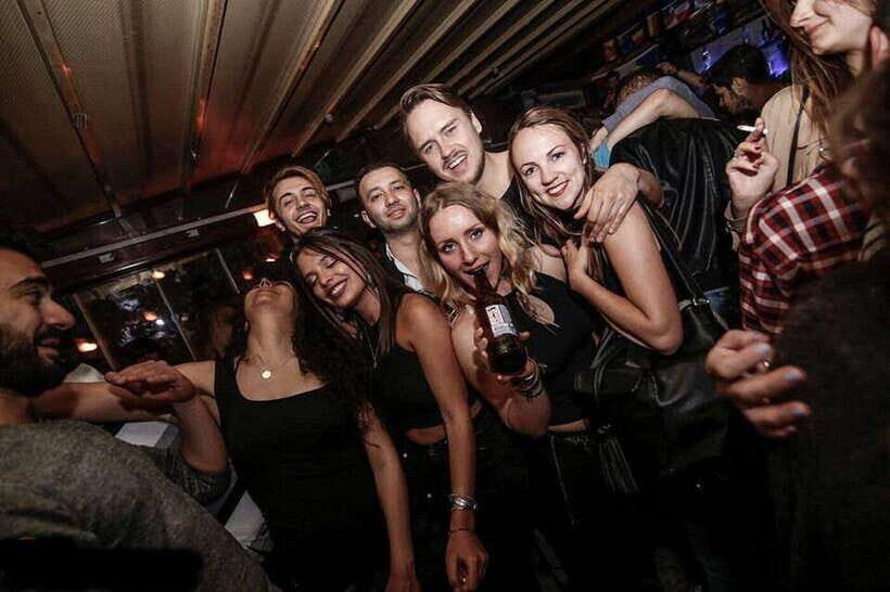 4-Hour Shanghai Pub Crawl (bars & nightclub hopping) - Thursday vs Saturday routes: why the day matters