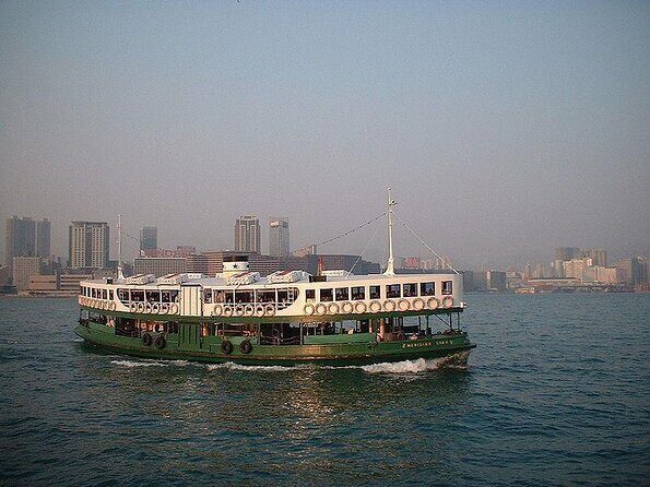 Aqua Luna: Evening Cruise at Victoria Harbour Hong Kong - Quick takeaways before you go