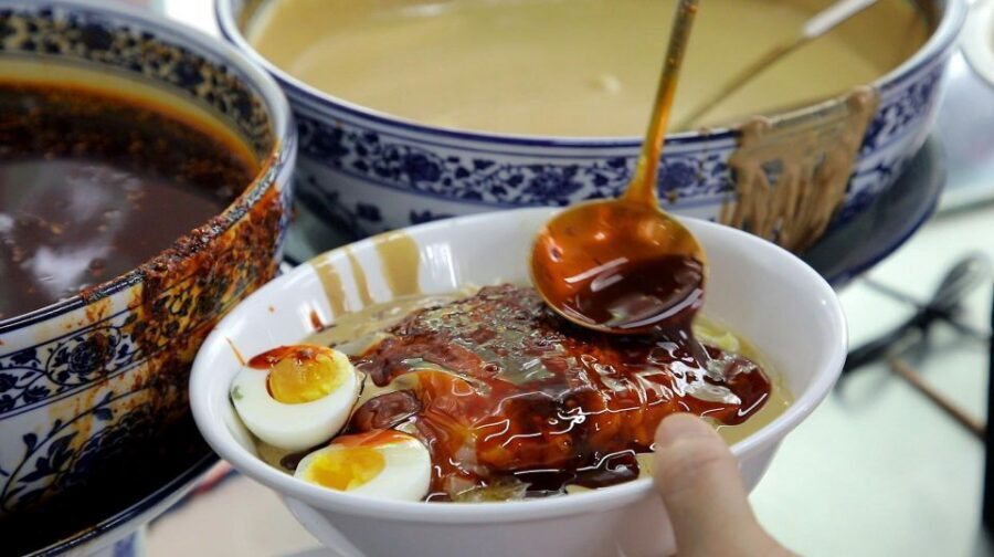 Beijing: Hutong Culinary Walking Tour with 15+ Tastings - Why this Hutong walking tour feels real