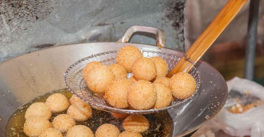 Beijing: Hutong Culinary Walking Tour with 15+ Tastings - Dumplings, noodles, and that Beijing comfort-food rhythm