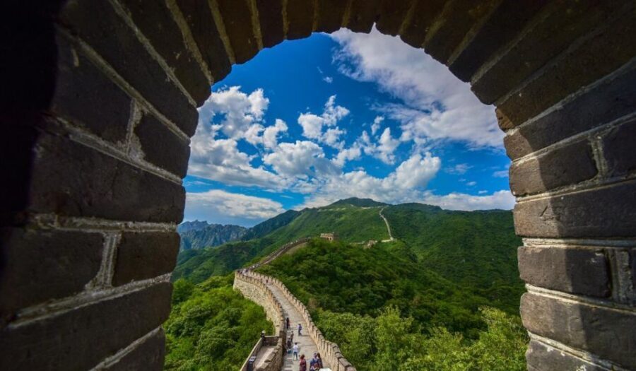 Beijing: Mutianyu Great Wall Private Tour with VIP Fast Pass - What your guide actually does for you