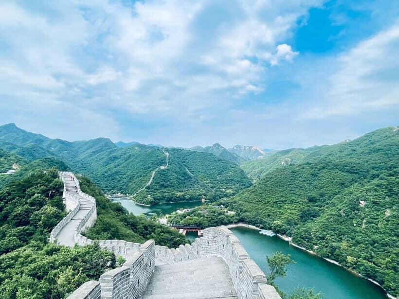 Beijing:Mutianyu/Badaling Great Wall Tour with VIP Fast Pass - What you’re paying for with the VIP Fast Pass