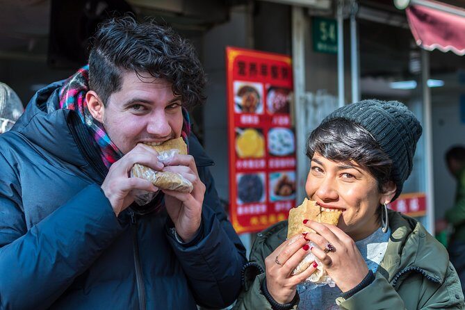 Eat Like a Local: Street Breakfast Tour in Shanghai - Wet market views: see ingredients before you taste them