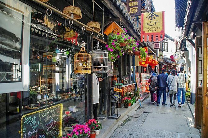 From Shanghai: Zhujiajiao Water Town Private Tour with Boat Ride - Getting to Zhujiajiao from downtown Shanghai is the whole point of this tour