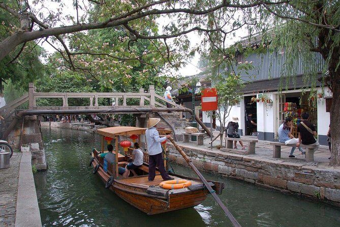 From Shanghai: Zhujiajiao Water Town Private Tour with Boat Ride - Traditional temple stop: spiritual architecture you can actually appreciate
