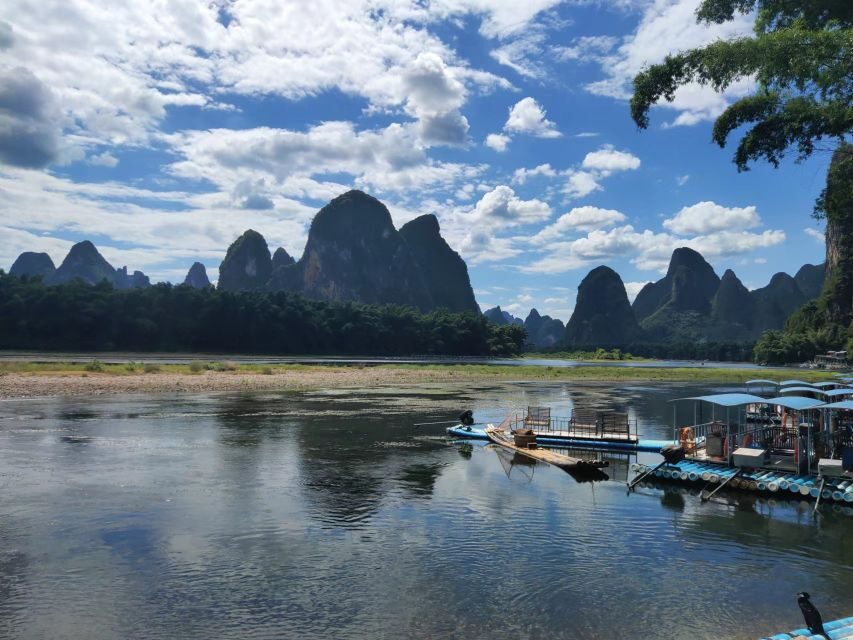 Guilin: Classic Private Full–Day Tour - Xingping break and lunch: a real pause before the evening show