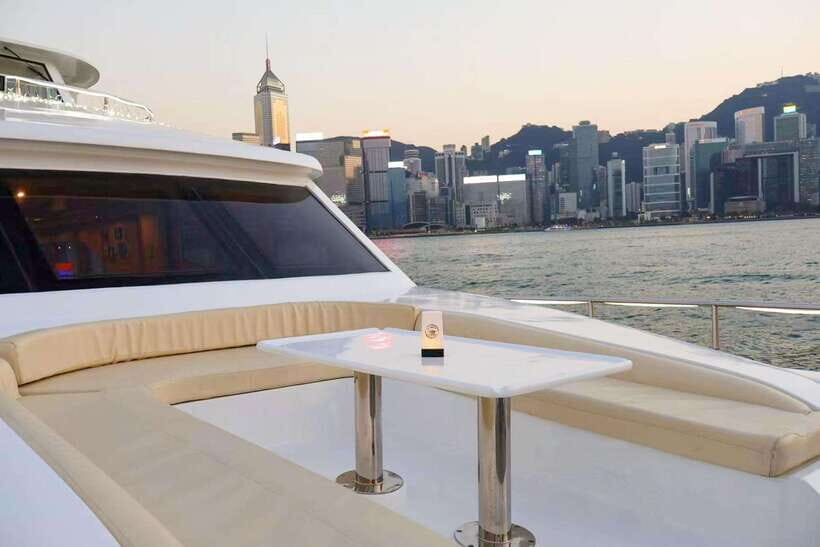 HK: Victoria Harbor Tour & Symphony of Lights (Free Drinks) - Symphony of Lights timing: how to actually catch the show from the boat