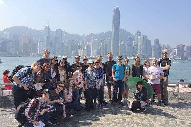 Hong Kong Day Tour: City Landmarks & Highlights - Mid-Levels Escalator: the longest escalator that doubles as a photo lesson