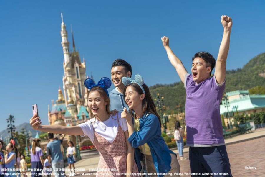 Hong Kong Disneyland Park Tickets - Holiday entertainment and the 20th anniversary: how to plan around shows