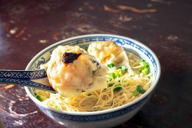 Hong Kong Food Tour: Central and Sheung Wan Districts - Meet at Queen’s Road, end at Sheung Wan MTR