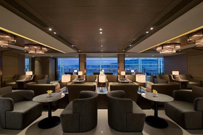 Hong Kong International Airport Plaza Premium Lounge Access - Picking the Right Lounge: Arrivals vs Departures (and the Boarding Pass Detail)