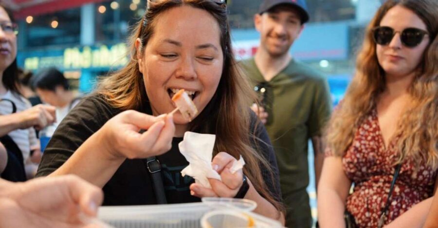 Hong Kong: Street Food Tasting Tour in Old Town Central - How the guide changes the whole day (Andy, Stephen, Isaac, Grace…)