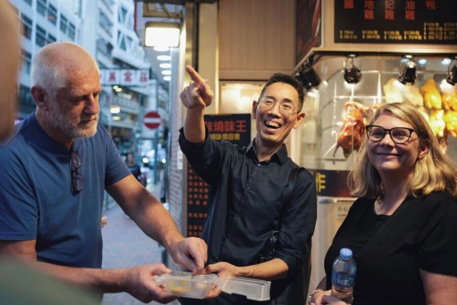 Hong Kong: Street Food Tour with Locals - Dim Sum and Wonton - Herbal Tea Stops: Bitter Brews and Five-Flavored Traditions