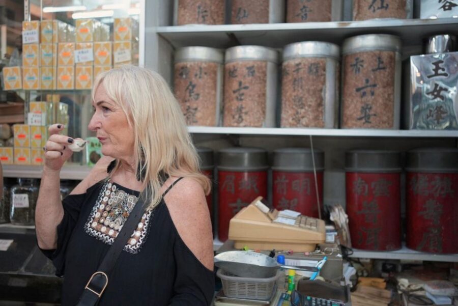 Hong Kong: Street Food Tour with Locals - Dim Sum and Wonton - Queen’s Road Central to Central Market: Finish With a Local Food Reality Check