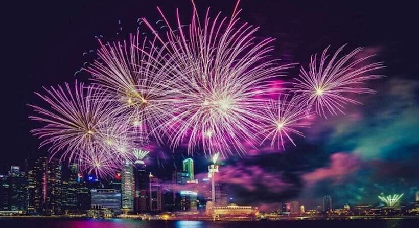 Hong Kong: Victoria Harbor Symphony Unlimited Drink Cruise - Why this cruise feels like the easiest Hong Kong night win