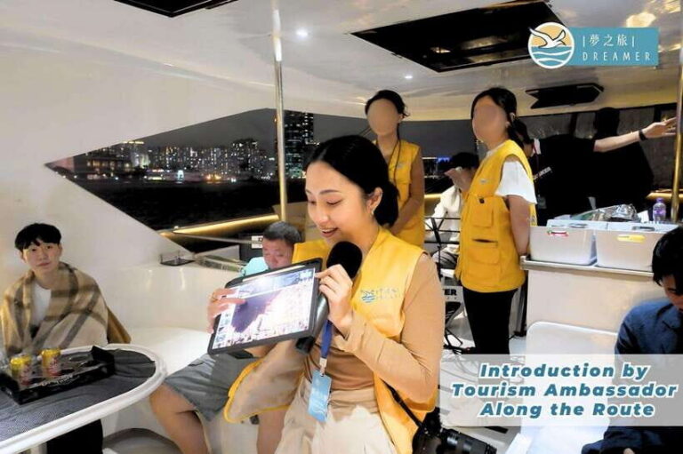 Hong Kong: Victoria Harbour Cruise with Free Camera Photos - The Yacht Setup: Flybridge 360 Views vs Inside Comfort