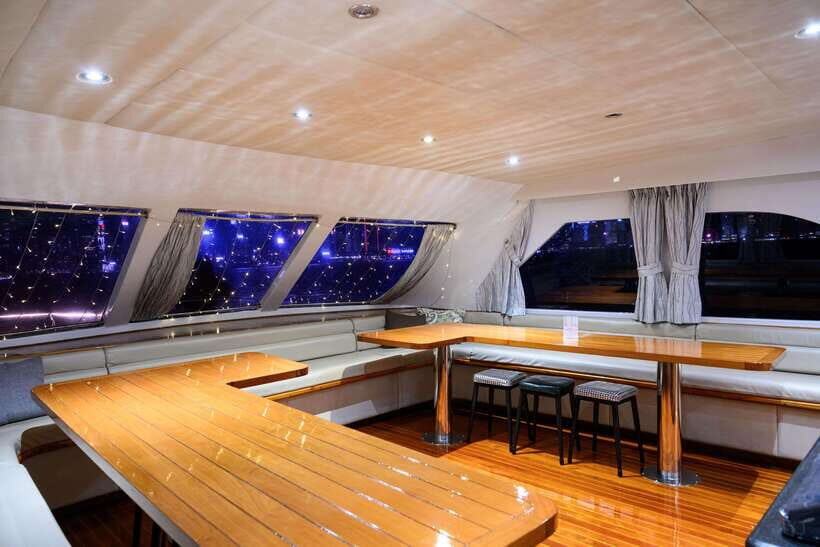 Hong Kong: Victoria Harbour Evening Cruise with Drinks - Price and value: why $16 can feel like a bargain