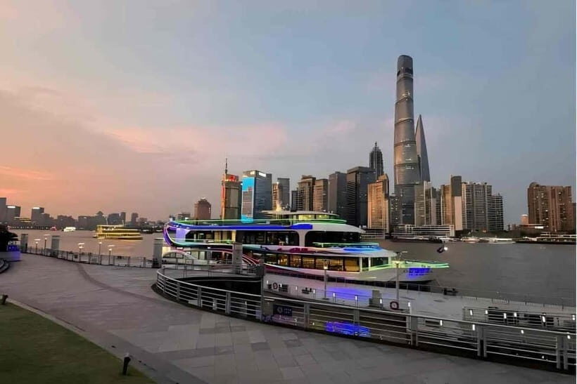 Huangpu Night Cruise: Cozy Vibe & Modern Shanghai Glow - Why the Huangpu Night Cruise feels like two cities at once
