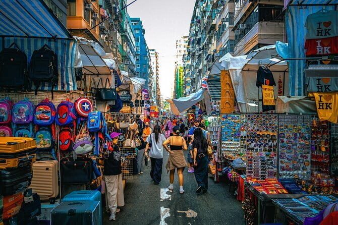 Introduction to Hong Kong: Central Tip Based Walking Tour - HSBC Main Building: Lions, Money Stability, and the Coastline That Changed