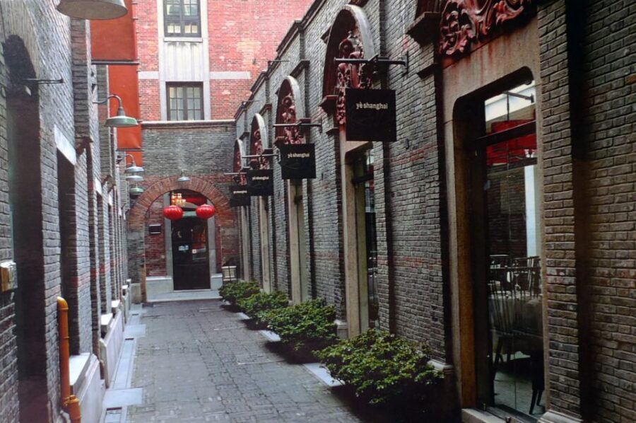 Shanghai: 8-Hour Private City Tour - Jade Buddha Temple: Buddhist rituals with real atmosphere