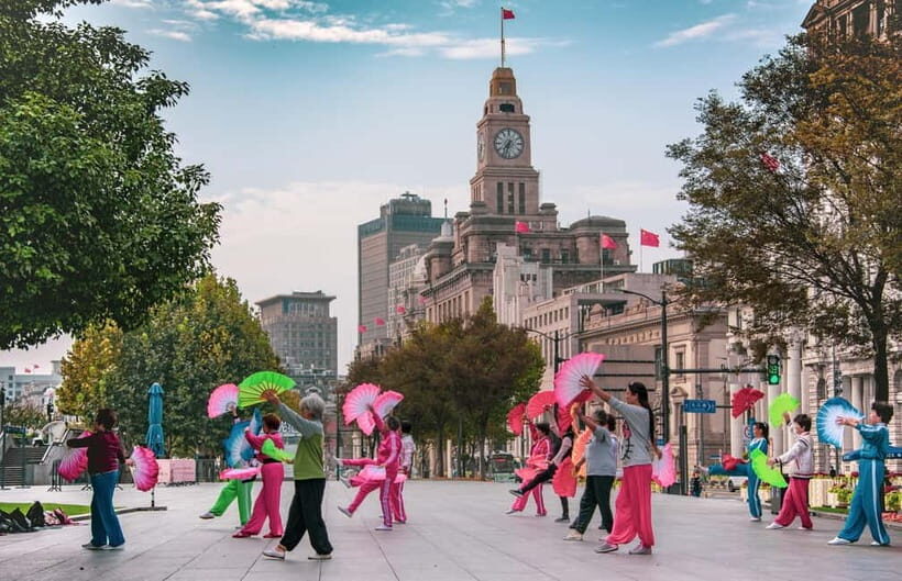 Shanghai Highlights Walking Tour With A Real Local - Getting oriented fast before the waterfront