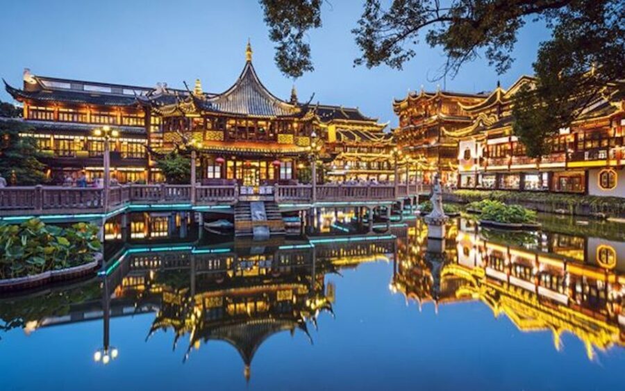 Shanghai: Hop-on Hop-off Bus Ticket and Optional Attractions - Green Route (Temple Tour): Museums and Jing’an on One Neat Loop