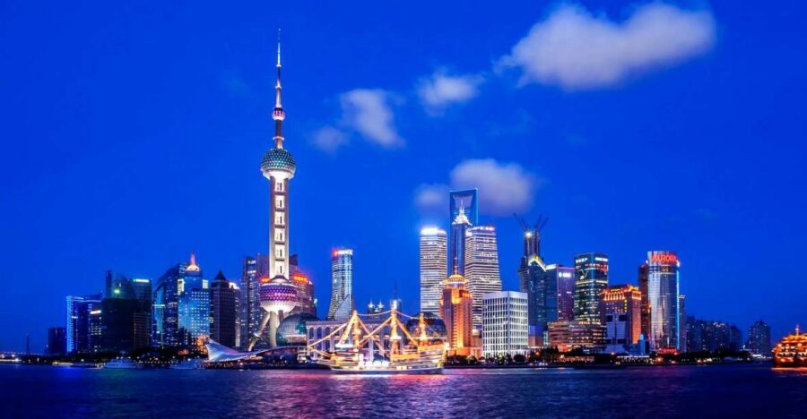 Shanghai: Night River Cruise Tour with Xinjiang Style Dining - Why this Shanghai night cruise works when you’re short on time