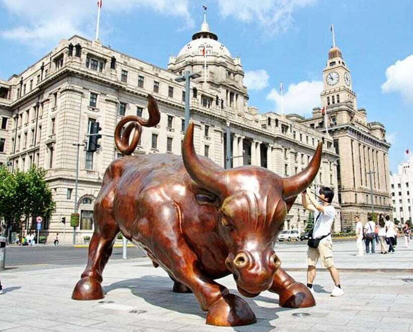 Shanghai One Day City Private Tour by German-Speaking Guide - Old Town Bazaar and the Qing-era streets around Nine Zigzag Bridge