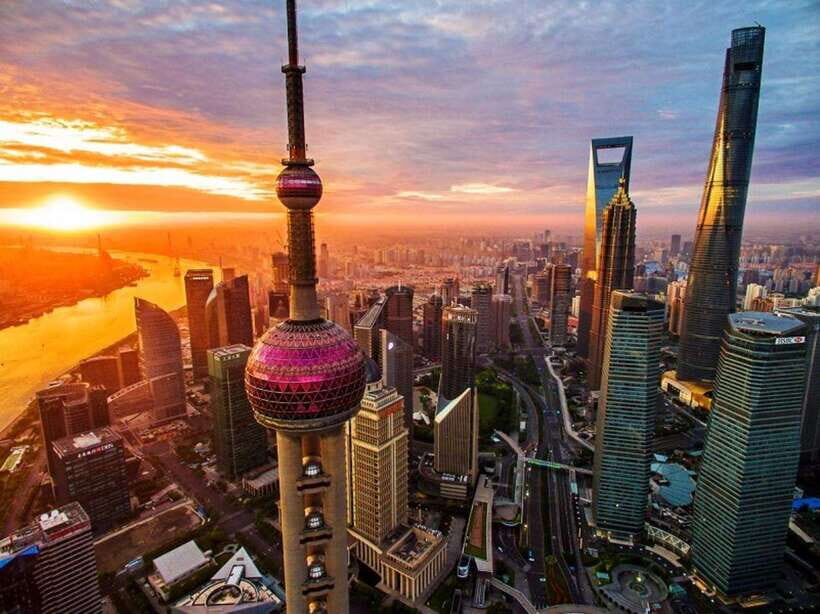 Shanghai One Day City Private Tour by German-Speaking Guide - Nanjing Road stroll: shopping street energy without the stress