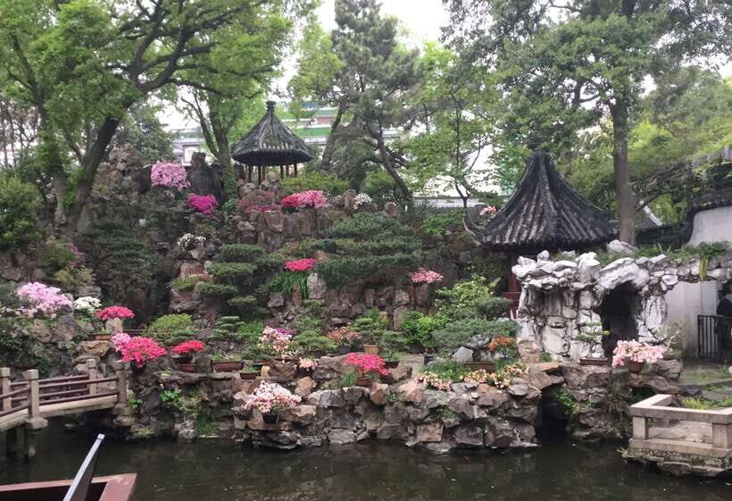 Shanghai: Private Shanghai & Zhujiajiao Tour with Lunch - The kinds of details that make Zhujiajiao feel authentic