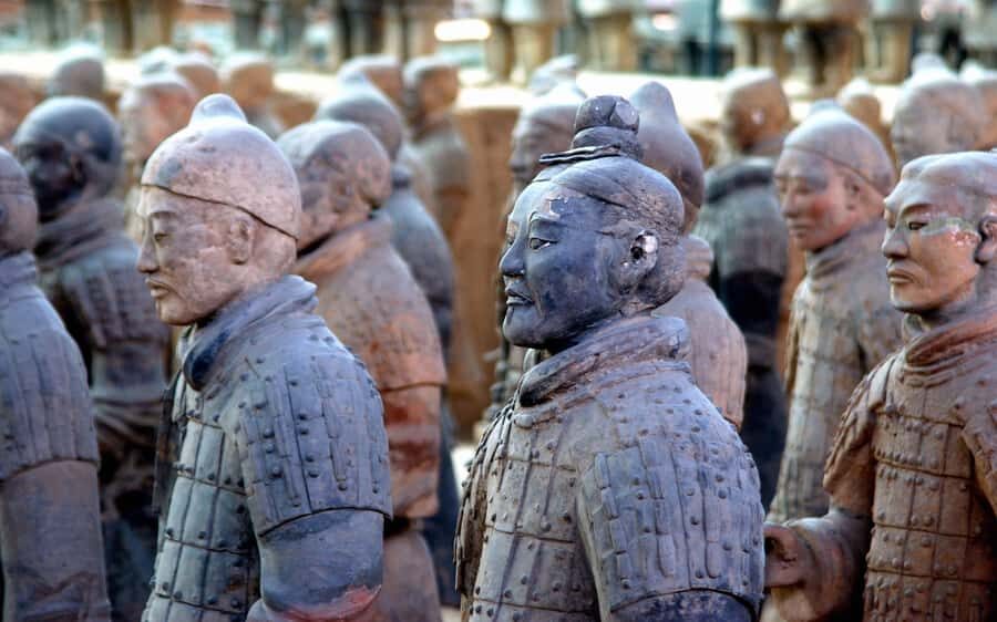 Xi'an: English-Guided Terracotta Army Small Group Tour - Picking the right meeting point: hotel pickup, metro, or the statue