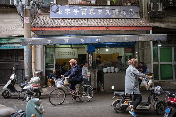 Xi'an Evening Food Tour by TukTuk - Why a tuk-tuk foodie loop works so well in Xi’an