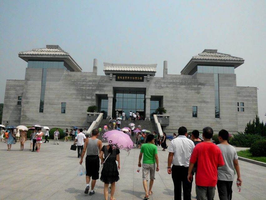 Xian: Guided Terracotta Army Bus Tour or Ticket Only Option - The workshop stop: useful context, with a shopping-world vibe to expect