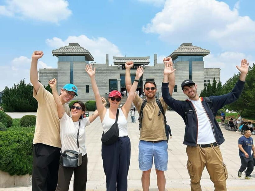 Xi'an in A Day: Terracotta Army+City Highlights+Family Lunch - Lunch in Lintong: why a village home meal hits harder than restaurants