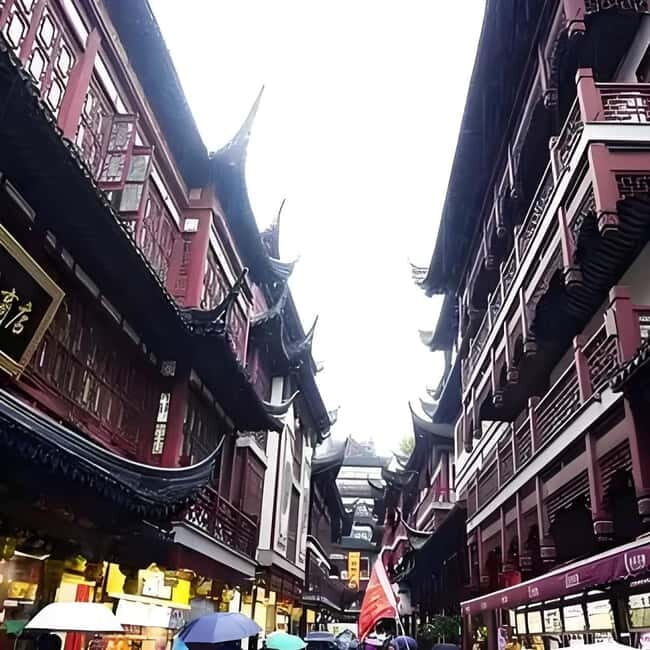 Yu Garden, Old Street, Bund & Zhujiajiao Water Town Bus Tour - Back to Shanghai: the Bund with a “World Architecture Gallery” briefing